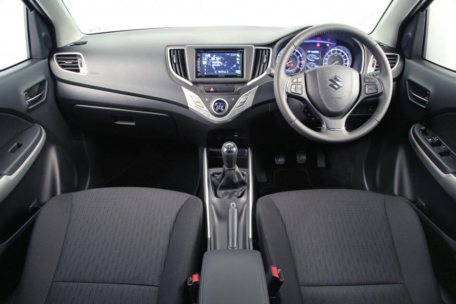 Торпедо Suzuki Baleno 2016 года  (ZA) (фото 8 из 14)